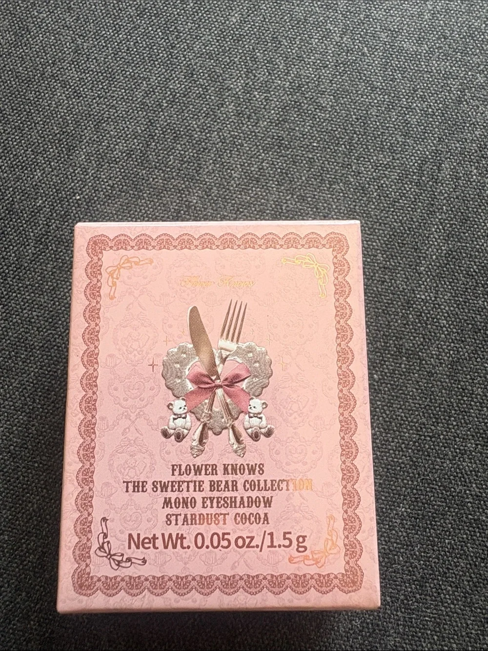 Flower Knows Sweetie Bear Mono Eyeshadow - Stardust Cocoa (Pink Packaging)